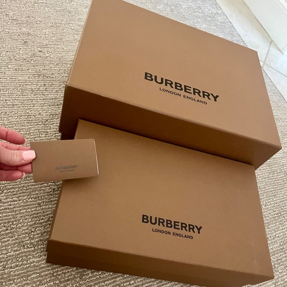 Set of 2 LARGE Burberry Boxes - AUTHENTIC! - Picture 1 of 6